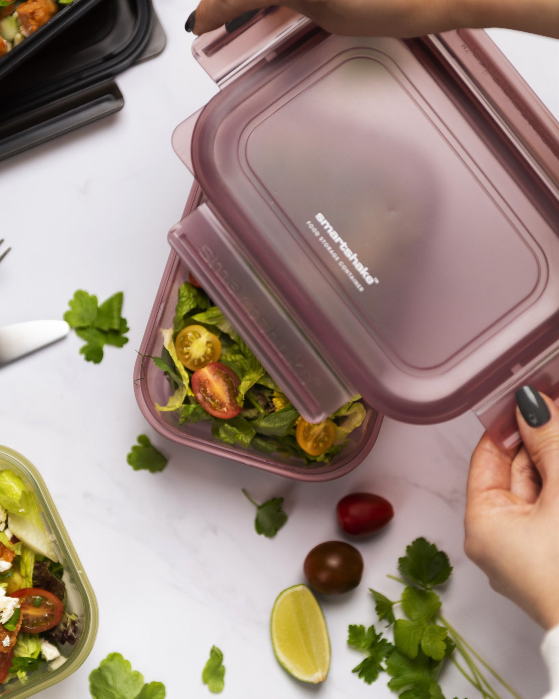 food-storage-container-deep-rose-q2 Smartshake_Food_Storage_Container_Deep_Rose_Lifestyle2.jpg