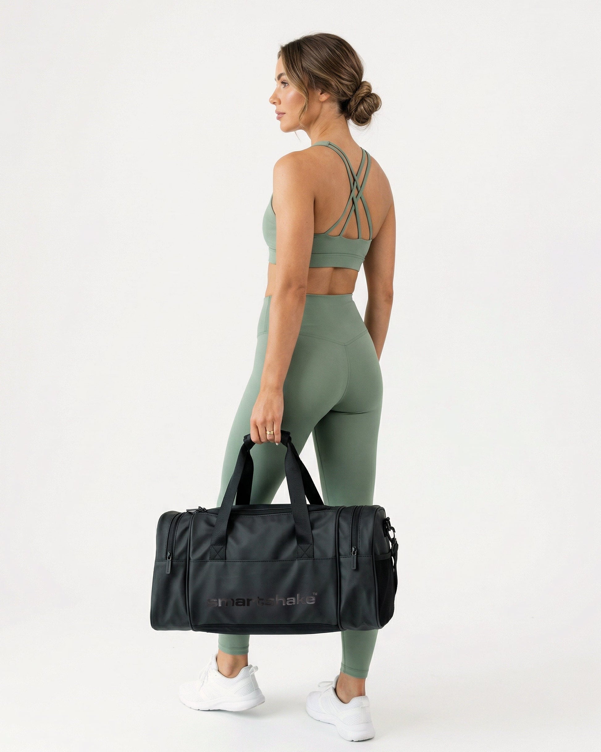 gym-bag-black-a4 Smartshake_GymBag_Black_lifestyle4_39cb3c06-8267-4a3c-8ba4-17ffef457cbf.jpg