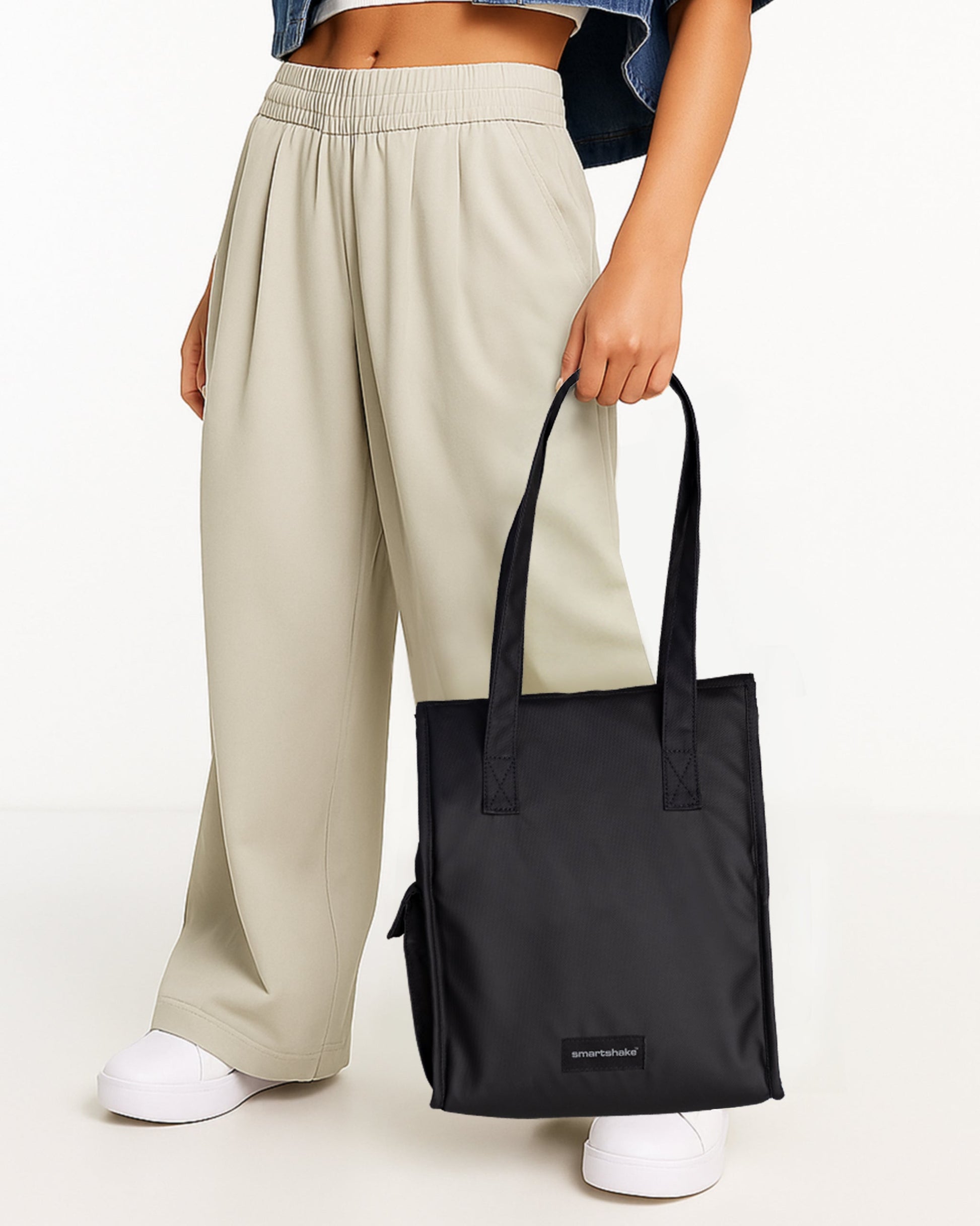 lunch-tote-bag-s7 Smartshake_Lunch_Tote_Bag_lifestyle.jpg