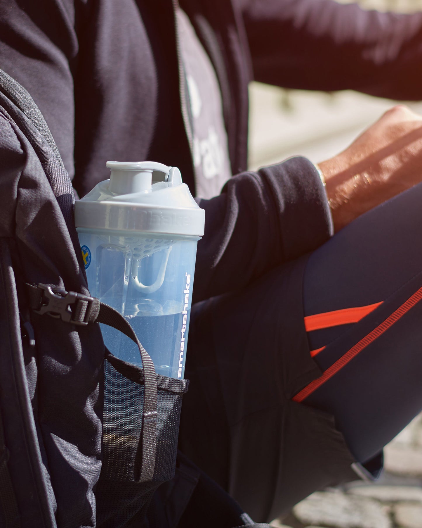 original2go-one-mist-gray-b7 Smartshake_Original2GoONE_Mist_Gray_lifestyle.jpg