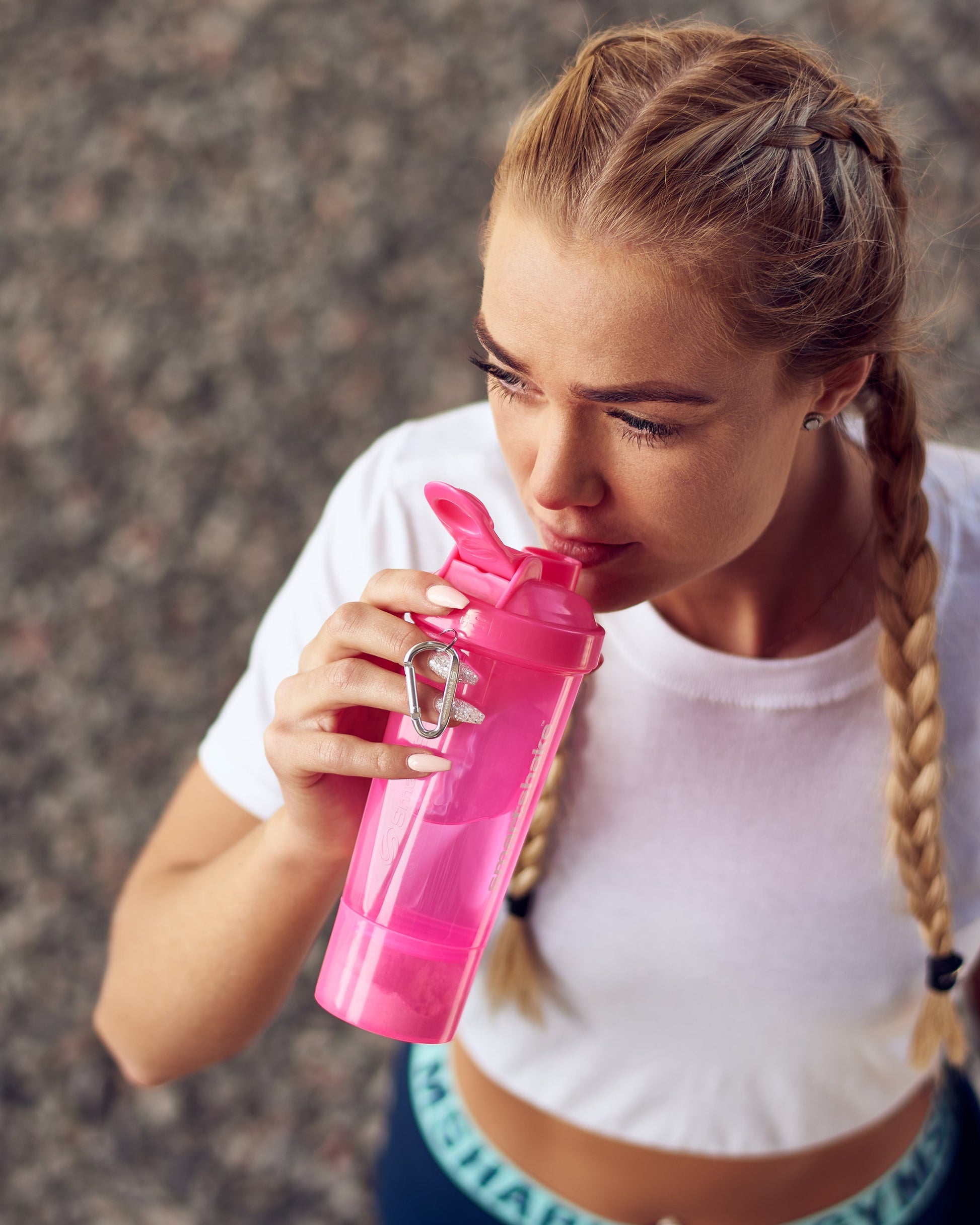 slim-pink-c2 Smartshake_Slim_pink_lifestyle.jpg
