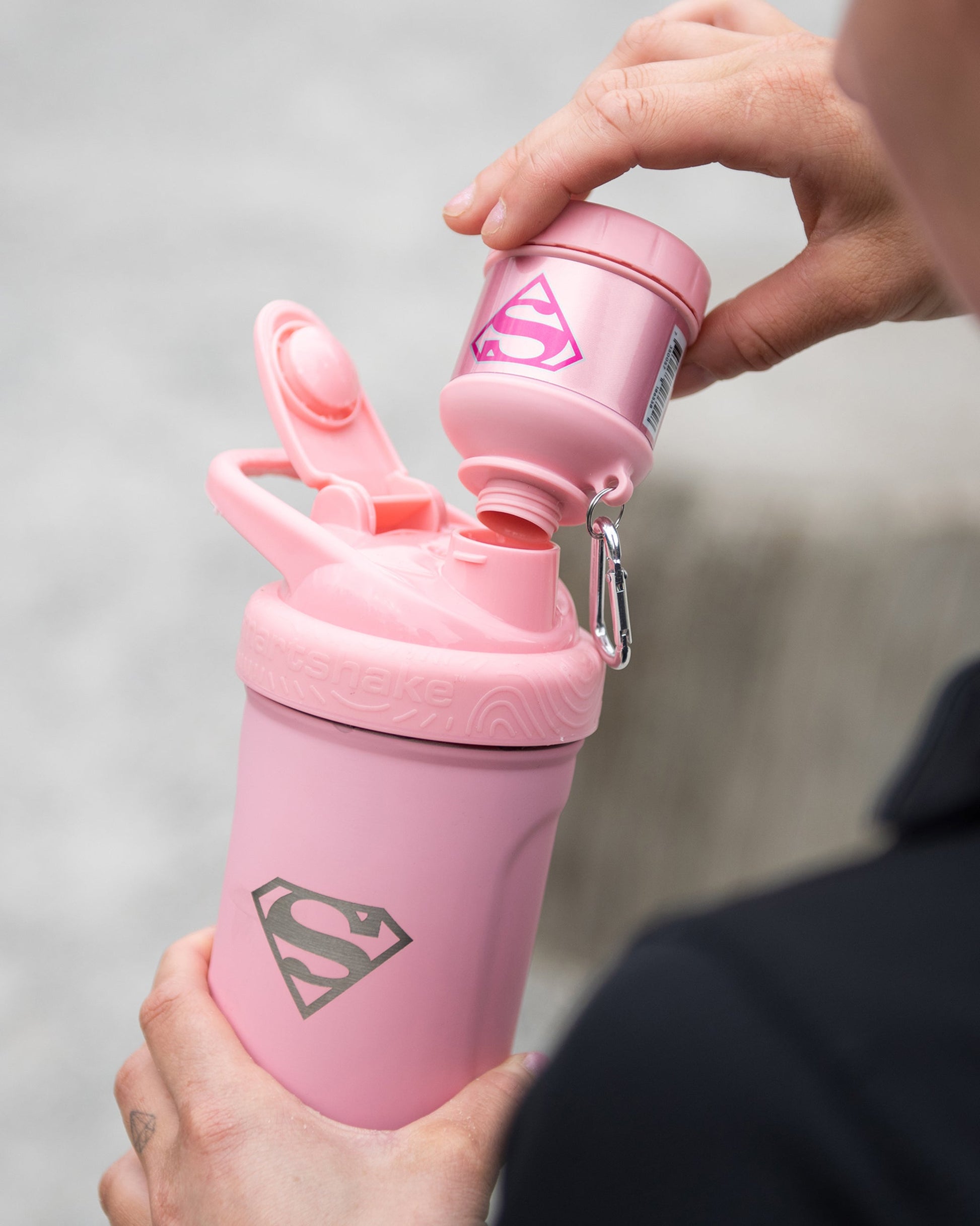 whey2go-funnel-supergirl-e6 Smartshake_Whey2Go_Supergirl_Lifestyle.jpg